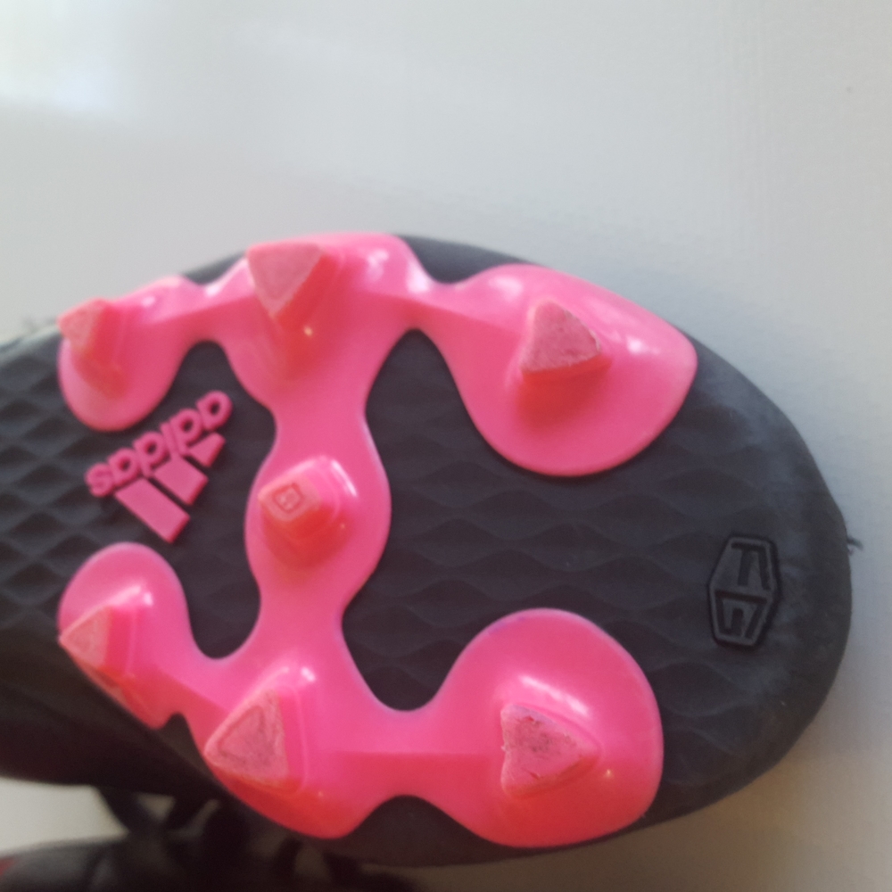 Adidas Kids size 11 Pink & Black Soccer Cleats. Used in very good condition! - Picture 5 of 9
